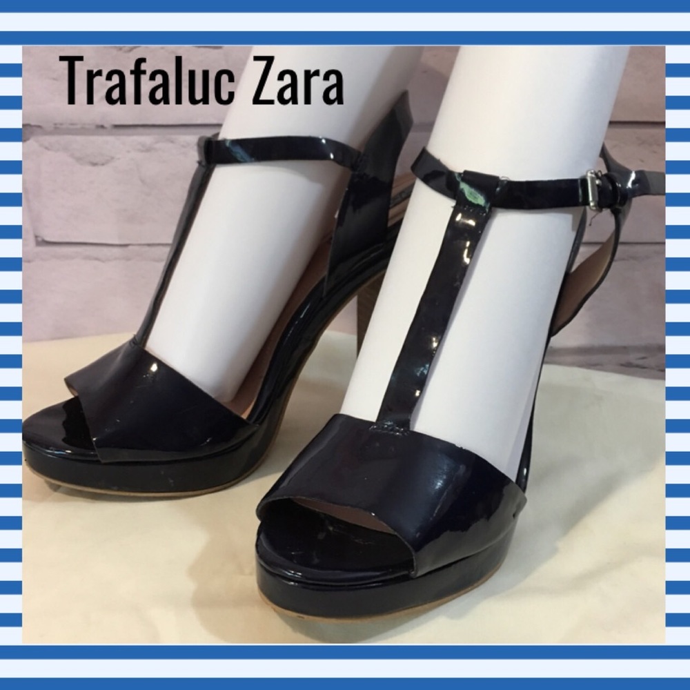 Zara Trafaluc size 39/9 Navy Blue T Strap Heels